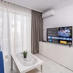Apartmán Calle Pedro Lorca Spacious Near Del Cura , Seafront With Many Reastoraunts, Supermarket Masymas And Pharmacy 24h