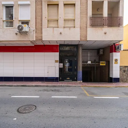Apartment Calle Pedro Lorca Spacious Near Del Cura , Seafront With Many Reastoraunts, Supermarket Masymas And Pharmacy 24h Torrevieja