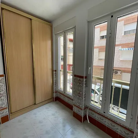 Calle Pedro Lorca Spacious Near Del Cura , Seafront With Many Reastoraunts, Supermarket Masymas And Pharmacy 24h Lejlighed